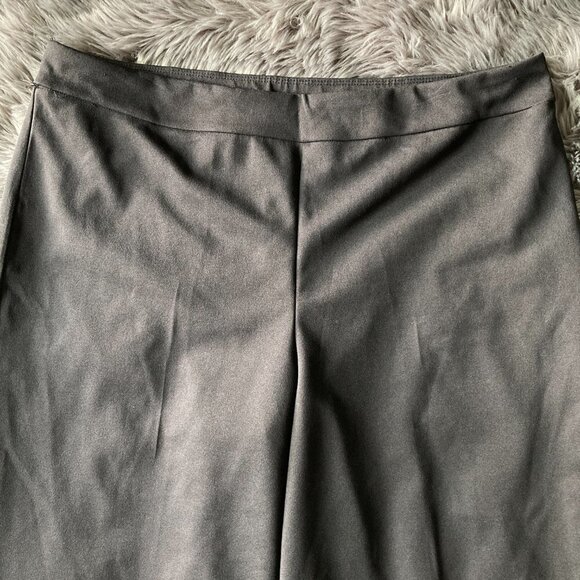 C Est 1946 Women's Black Capri Wide Short Leg Dress Pants Size Large - Picture 2 of 8